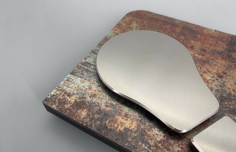 Werbehaug Materialkunde Platten Aluminium in Edelstahloptik Anwendung