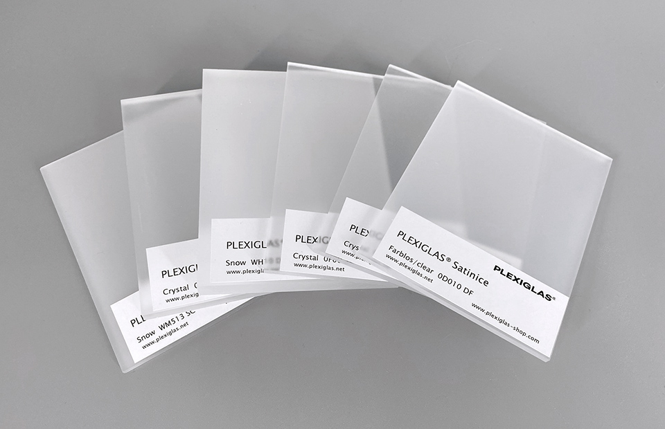Werbehaug Materialkunde Platten Plexiglas Satinice farblos Satino-Acrylglas satiniertes Acrylglas