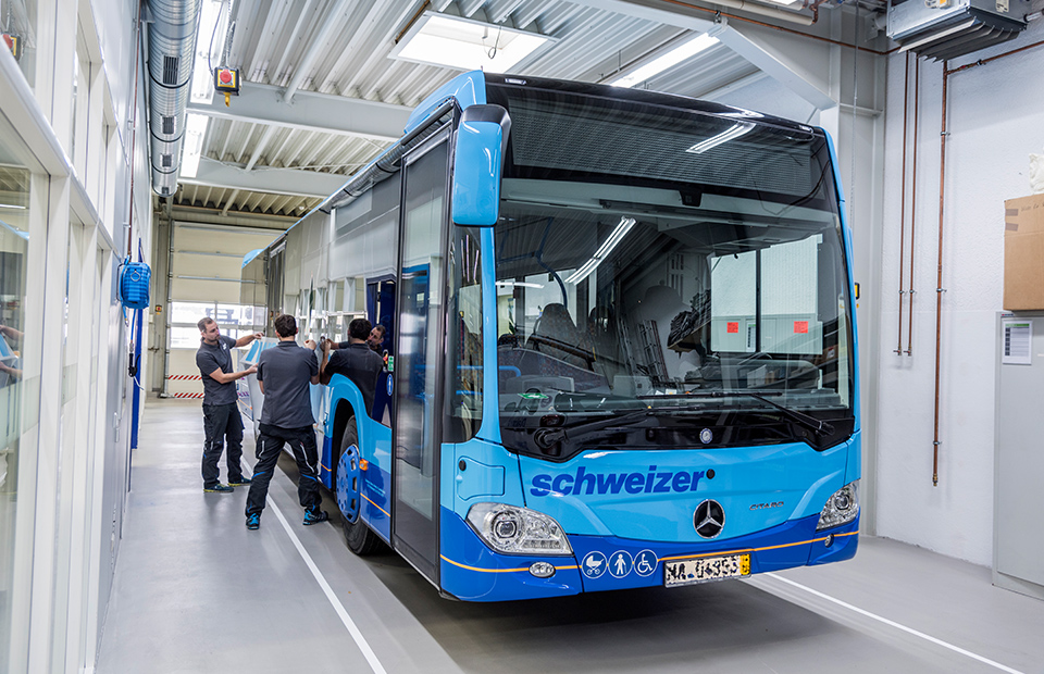 Werbehaug Fahrzeugbeschriftung Omnibus-Beklebung Ombibus-Folierung Busfolierung