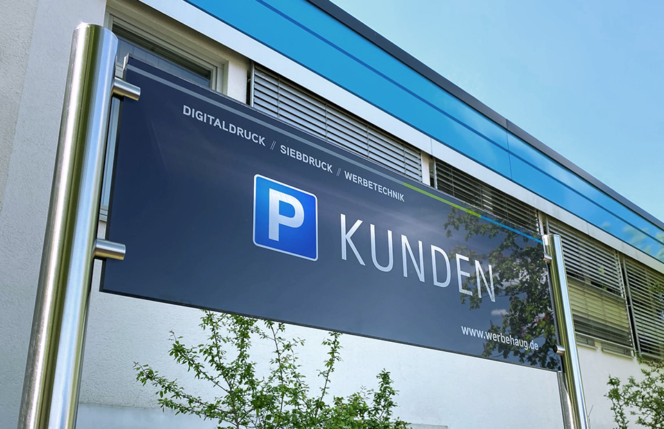 Werbehaug Schildanlage Parkplatzschild Edelstahl-Rundrohrpfosten Acrylglasschild