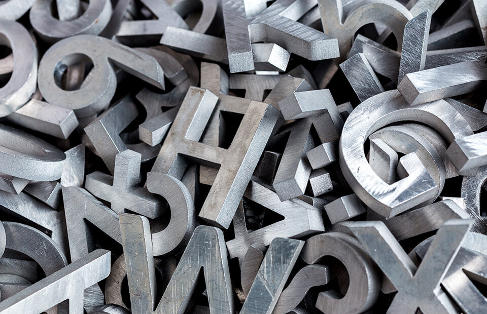 Werbehaug Technologien Wasserstrahlschnitt Buchstaben-Rohlinge aus Metall
